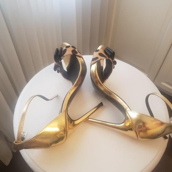 Steve Madden Gold and leopard pumps - Picture 4 of 9